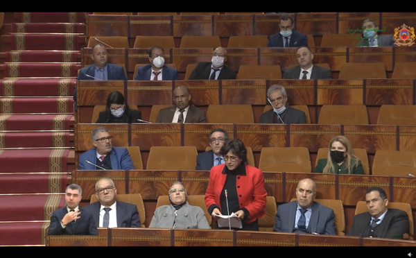 الأخت مليكة لحيان تثير التساؤل حول التسهيلات التي ستعتمدها الحكومة لتحفيز استثمار مغاربة العالم بوطنهم وتطالب بتبسيط الاجراءات الادراية ومرافقة ومواكبة المستثمرين وتخفيض أسعار العقار الموجه للاستثمار